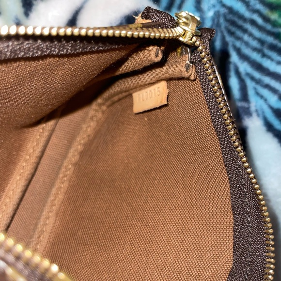 AUTHENTIC LOUIS VUITTON PURSE - Picture 9 of 9